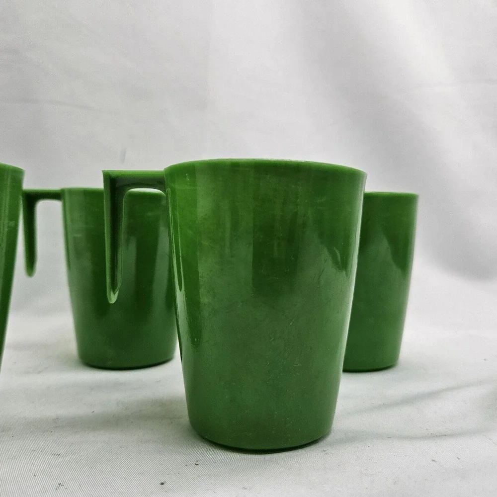 4-pc  Vintage Avocado Green‎ stackable Camping Cups With Handles